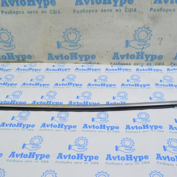 Молдинг дверь-стекло центральный перед прав Jeep Cherokee KL 14- хром 68442224AA