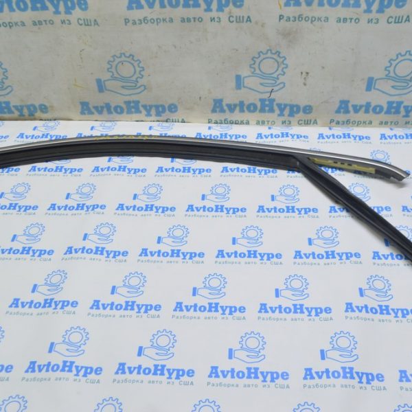 Молдинг двери верхний перед прав Jeep Cherokee KL 14- хром с уплотнителем стекла 68442216AA