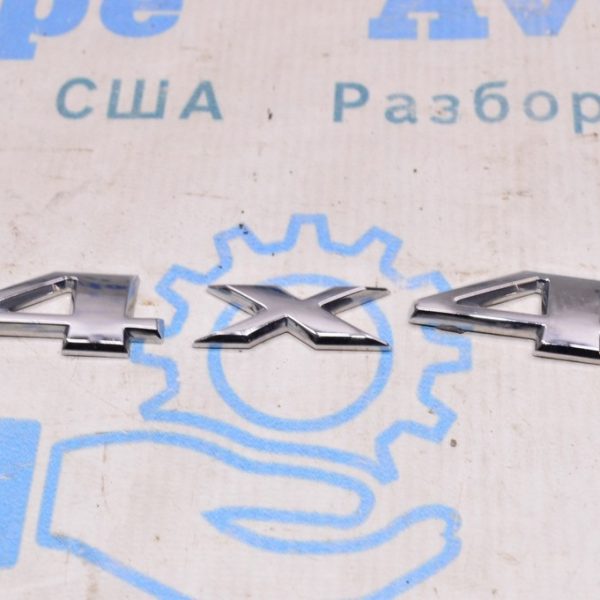 Эмблема надпись 4x4 двери багажника Jeep Renegade 15- 68247420AA