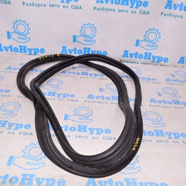 Уплотнитель (резина) двери багажника Jeep Renegade 15- 68263220AA