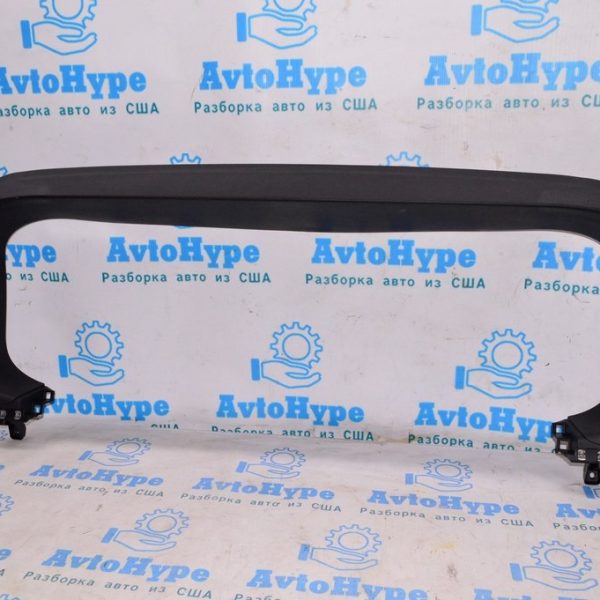 Обшивка двери багажника верх Jeep Renegade 15- черн 5VY04LXHAA