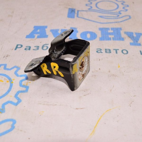 Петля двери багажника правая Jeep Renegade 15- 68279716AA