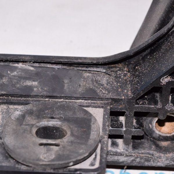 Крепление радиатора нижнее левое Jeep Renegade 15- 51960717