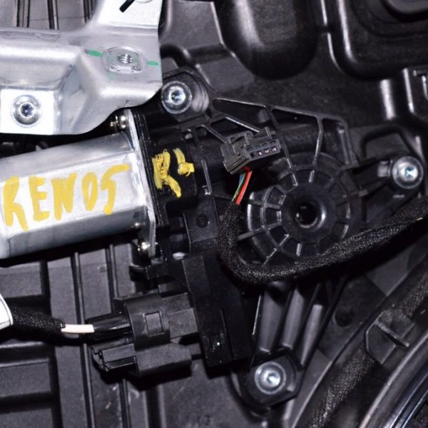 Стеклоподъемник с мотором зад лев Jeep Renegade 15- 68268760AA