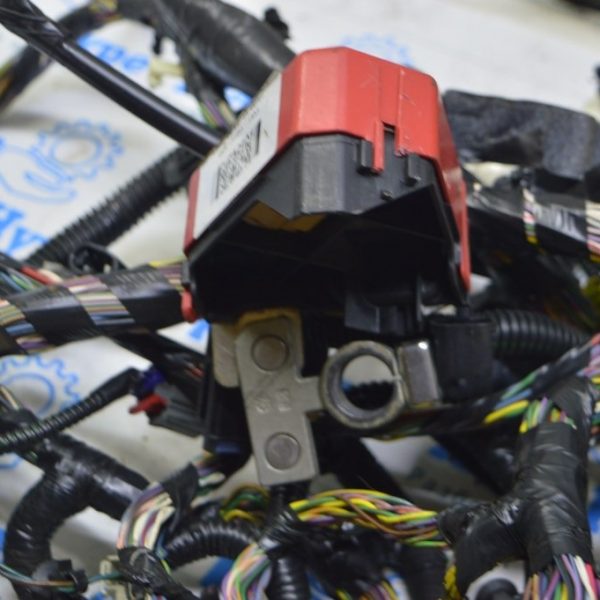 Клемма плюсовая АКБ Ford C-max MK2 13-18 FM5Z-14290-C