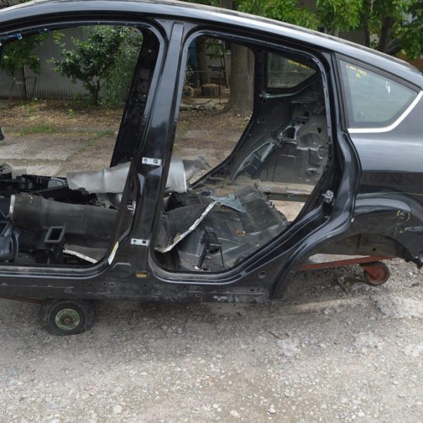 Четверть крыло задняя левая Ford C-max MK2 13- (03) деф. DM5Z5827841B