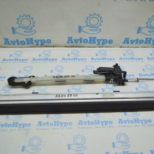 Шторка двери задней правой Audi A8 D4 10-17 Long 4H4861334Q0F