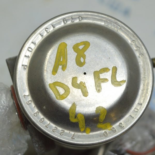 Клапан егр правый 4.2 Audi A8 D4 10-17 079131101p