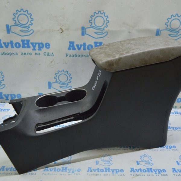 Консоль центральная (подлокотник и подстаканники) HYUNDAI ELANTRA AD 17-черн с серым (03) 84610-F3300-TRY