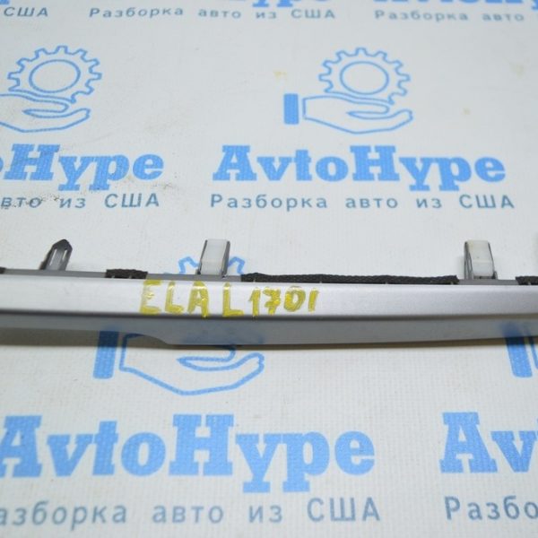 Накладка торпеды Hyundai Elantra AD 17- серебристая (03) 84780-f3000