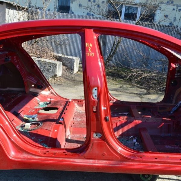 Стойка кузовная центральная правая HYUNDAI ELANTRA AD 17- (03) 71120-F3A00