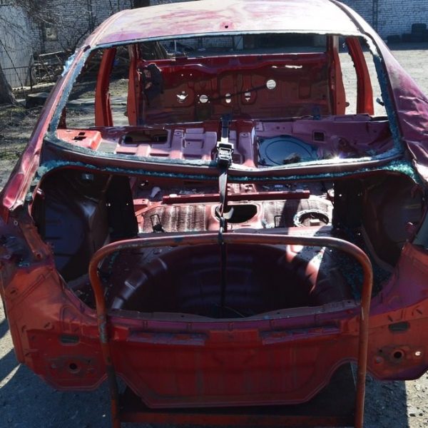 Корыто багажника HYUNDAI ELANTRA AD 17- (03) красный цвет 65520-F3000