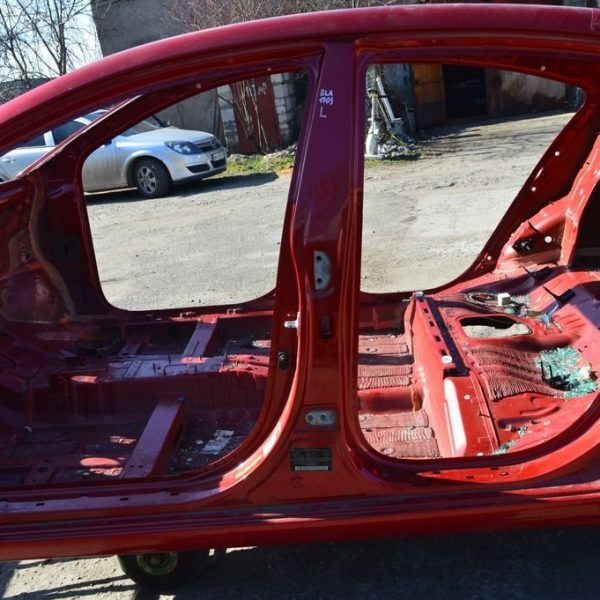 Стойка кузовная центральная левая HYUNDAI ELANTRA AD 17- (03) красный цвет 71110-F3A00