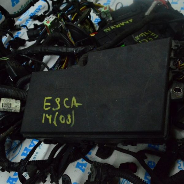 Блок предохранителей подкапотный Ford Escape MK3 13-19 1.6Т (08) 14A067