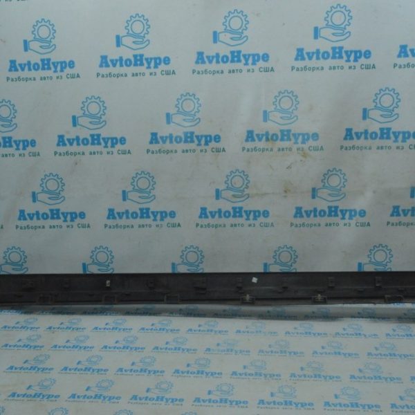 Брызговик порога зад прав Ford Escape 13-19 CJ5Z 7811778-A деф.крепления CJ5Z 7811778-A