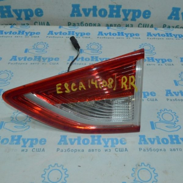 Фонарь внутренний (крышка багажника) правый Ford Escape MK3 13-16 дорест (08) CJ5Z-13404-A