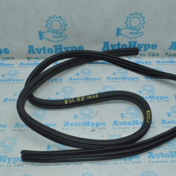 Уплотнитель дверного проема зад прав Ford Escape MK3 13- CJ5Z-78253A10-B