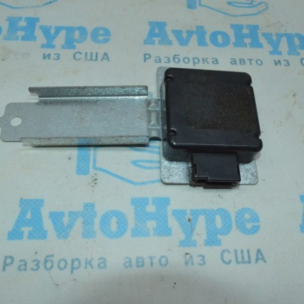 Блок управления топливным насосом Ford Escape MK3 13- FU5A-9D370-KA (01) cj5t-19h464-ca