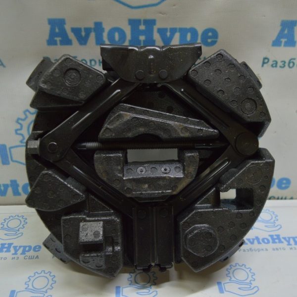 Набор инструмента (комплект) Ford Escape MK3 13- BCP9-17080-CB (10) CJ5Z-9913546-C