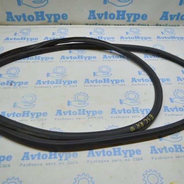 Уплотнитель двери зад прав Ford Escape MK3 13- CJ5Z-7825324-А