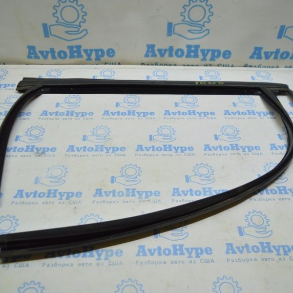 Молдинг двери верхний зад прав Ford Escape MK3 13- с уплотнителем стекла CJ5Z-7825766-A