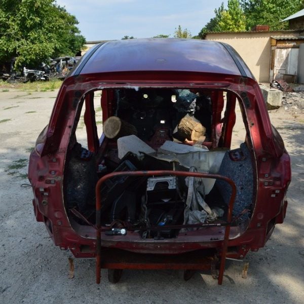 Задняя панель Ford Escape MK3 13- (10) красная AM5Z-5840320-B