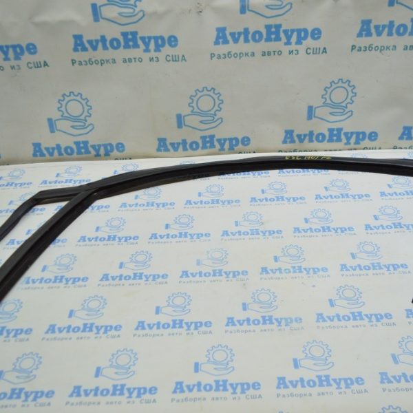 Молдинг двери верхний перед лев Ford Escape MK3 13- с уплотнителем стекла CJ5Z-7821597-B