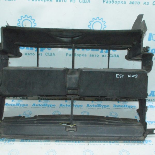 Жалюзи дефлектор радиатора Ford Escape MK3 13-16 дорест 2.0T только рамка (09) надлом CJ5Z-8B455-A