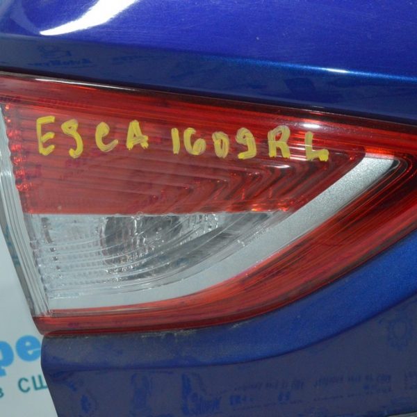 Фонарь внутренний (крышка багажника) левый Ford Escape MK3 13-16 дорест (09) CJ5Z-13405-A