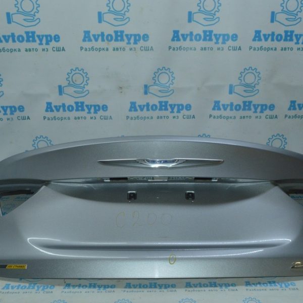 Крышка багажника Chrysler 200 15-17 серебро, дефект краски 68145914AA