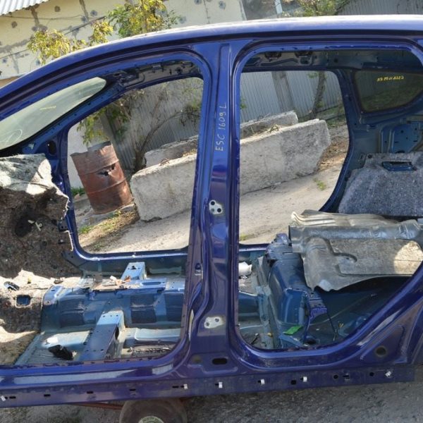 Стойка кузовная центральная левая Ford Escape MK3 13- синий цвет J4(09) CJ5Z-7824301-A