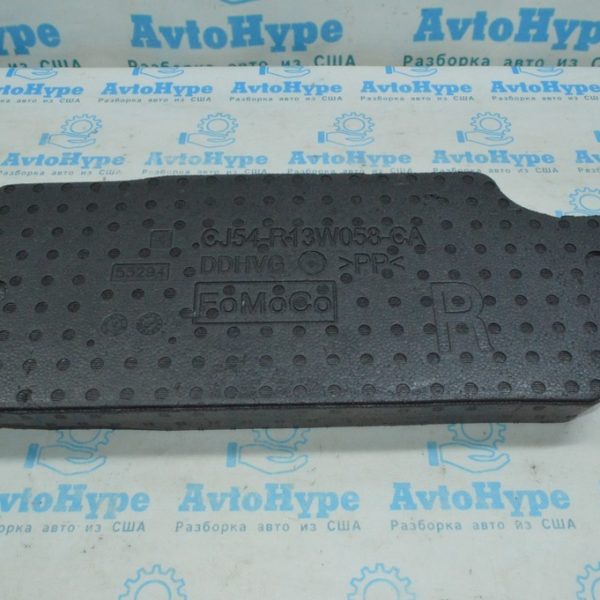 Пенопласт багажника правый Ford Escape MK3 13- CJ54-R13W058-CA