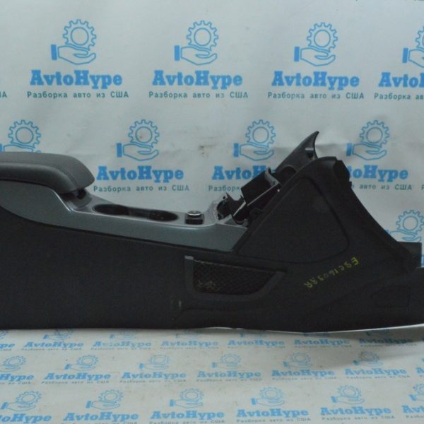 Консоль центральная (подлокотник и подстаканники) Ford Escape MK3 13- черн (09) потёрта CJ5Z-7806024-AD