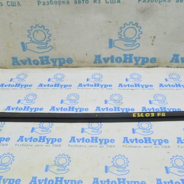 Уплотнитель стекла внутренний двери передней правой Ford Escape MK3 13- CJ5Z-7821456-D