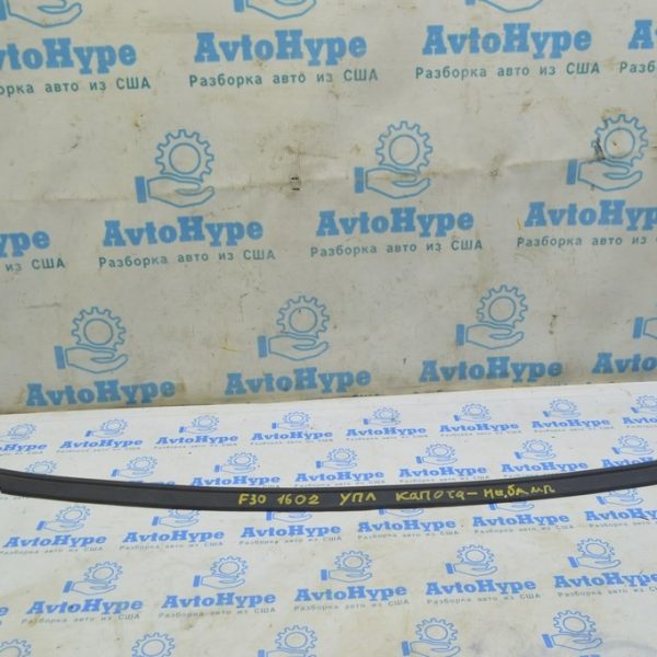 Уплотнитель капота центр BMW 3 F30 12-19 51-76-7-239-146