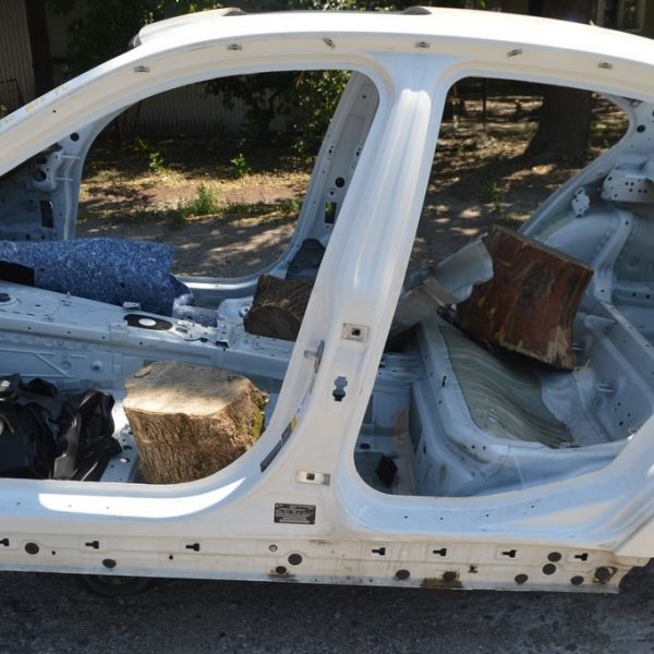 Стойка кузовная центральная левая BMW 3 F30 12-19 (02) белая 41-00-7-298-165