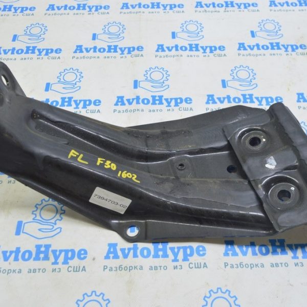 Кронштейн передней стойки левый BMW F30 15-18 51617426589