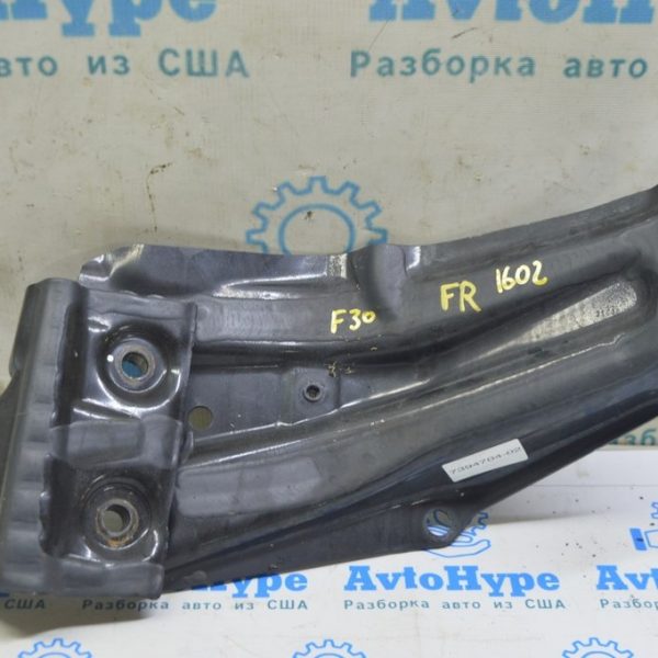 Кронштейн передней стойки правый BMW F30 15-18 51617426590