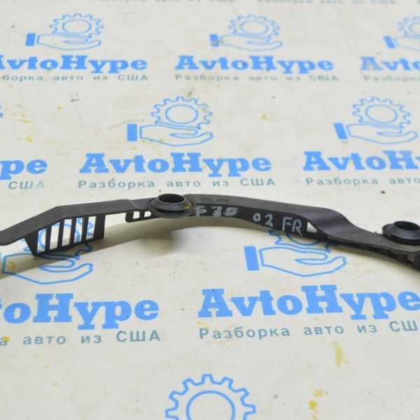 Уплотнитель решетки дворников правый BMW 3 F30 12-18 на капоте 51717402082