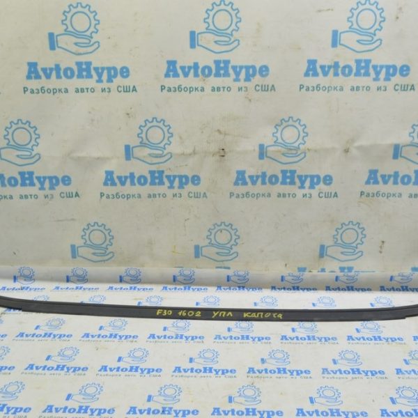 Уплотнитель капота BMW 3 F30 12-19 на бампере 51767255802