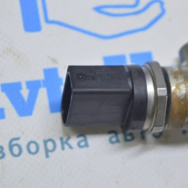 Датчик давления топлива BMW F30 12-16 N20 на топливной рейке 13-53-7-620-946