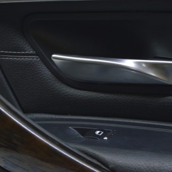 Управление стеклоподъемником передним правым BMW 3 F30 12-18 черн, auto, с черн накладкой 61-31-9-208-107