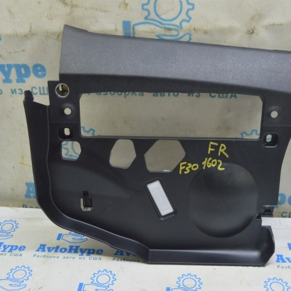 Накладка колени пасажира BMW 3 F30 16-18 черн, с прикуривателем 51-45-9-240-597