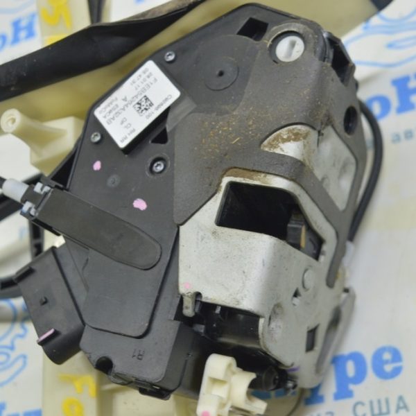 Замок двери зад прав Ford Focus mk3 11-18 CM5Z54264A26B