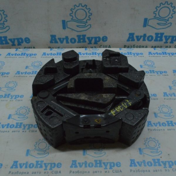 Набор инструмента комплект Ford Focus mk3 11-18 домкрат CV6Z-17009-C