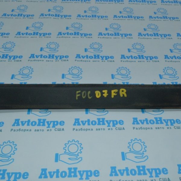 Накладка порога перед прав Ford Focus mk3 11-18 черн CV6Z-5413208-AB