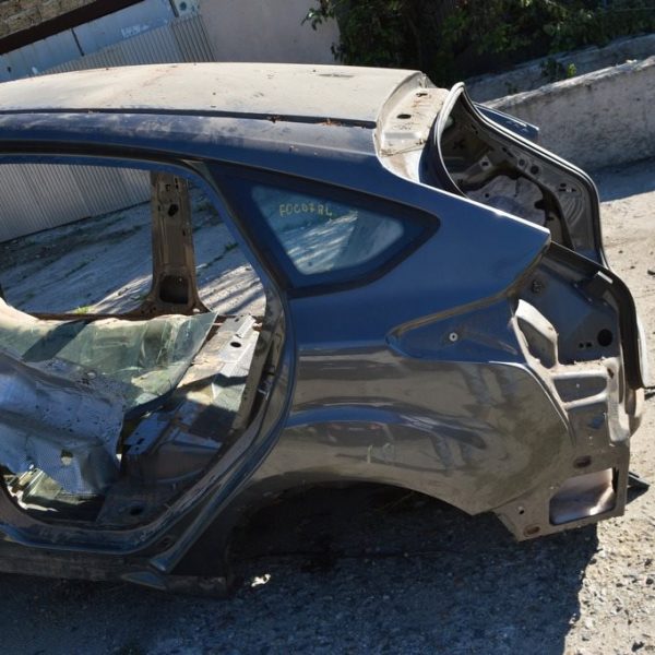 Форточка (глухое стекло) задняя левая Ford Focus mk3 11-18 5d с молдингом мат CV6Z-5829711-A