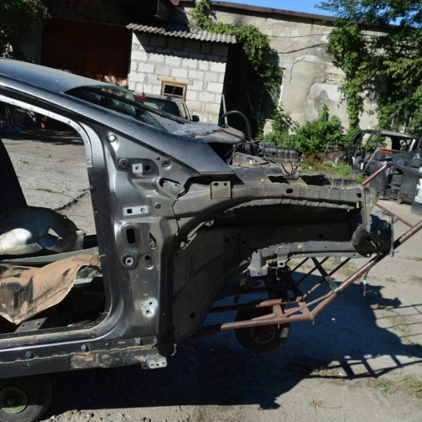 Четверть передняя правая Ford Focus mk3 11-18 (07) цвет J7 F1FZ-16054-A