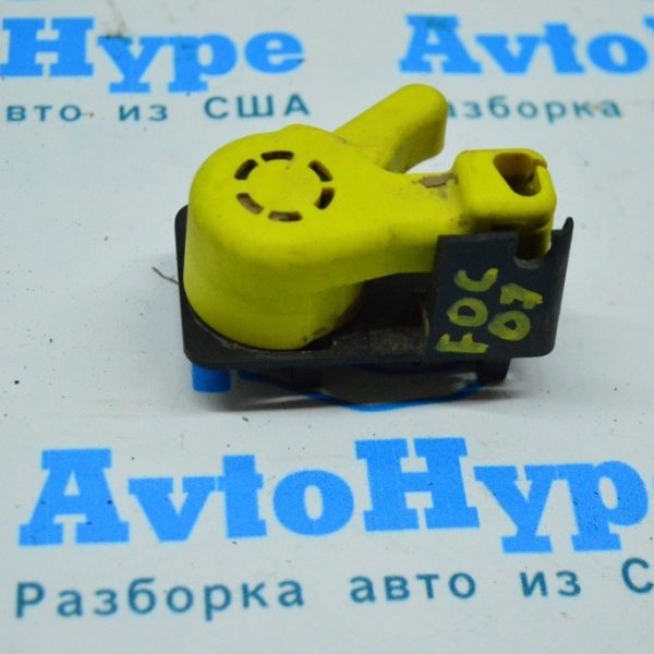 Ручка открывания капота (подкапотная) Ford Focus mk3 11-18 желтая BM51-16A770-AC CV6Z-16A770-A