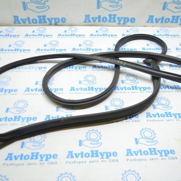 Уплотнитель двери зад лев Subaru Forester 19- SK 63512SJ010